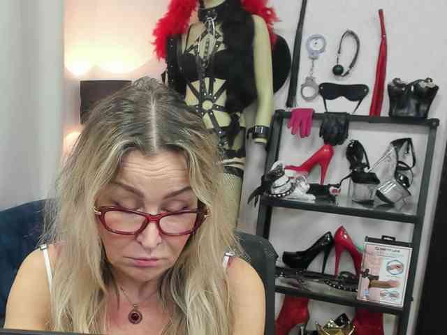 soft-crystal Live Webcam on BongaCams