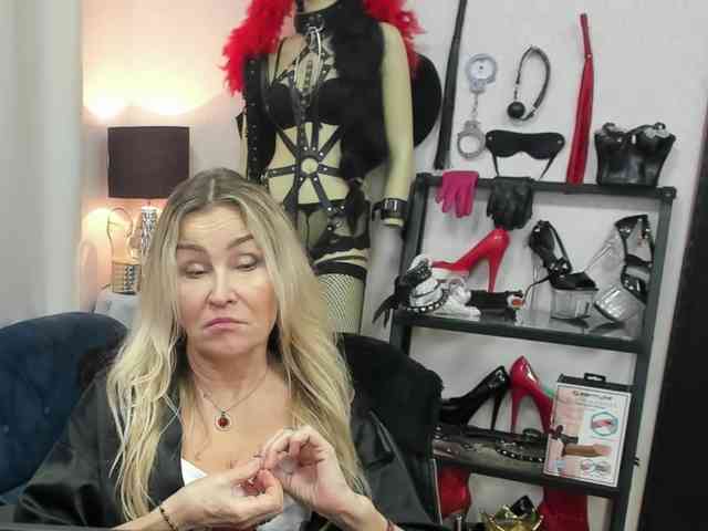 soft-crystal Live Webcam on BongaCams