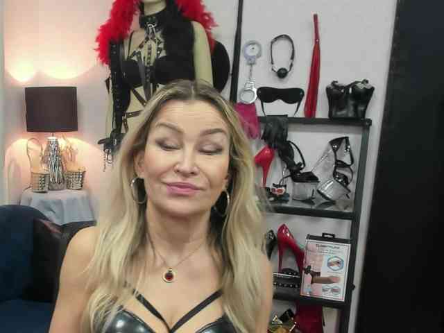 soft-crystal Live Webcam on BongaCams