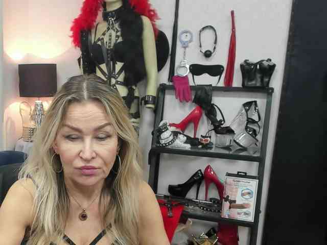 soft-crystal Live Webcam on BongaCams