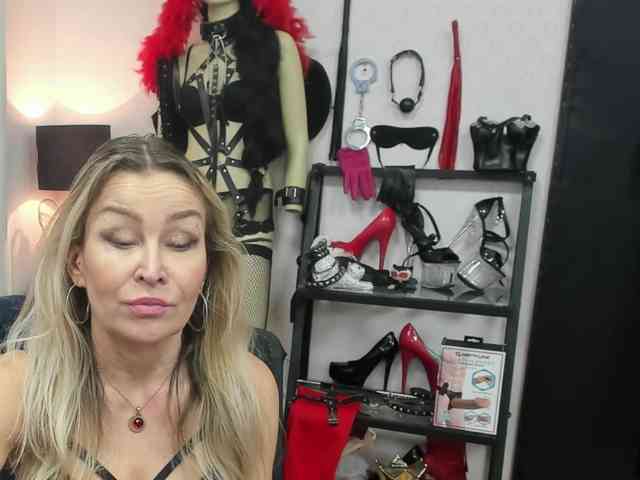 soft-crystal Live Webcam on BongaCams