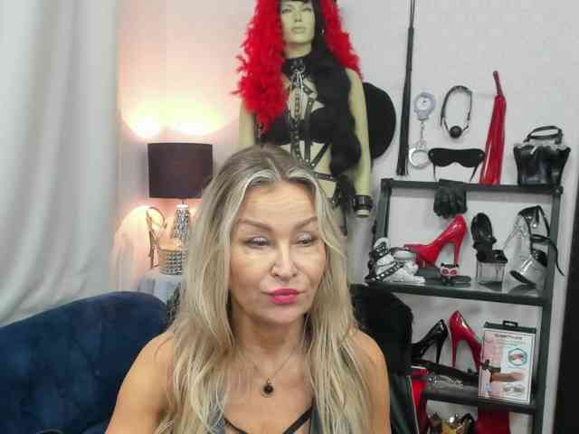 soft-crystal Live Webcam on BongaCams