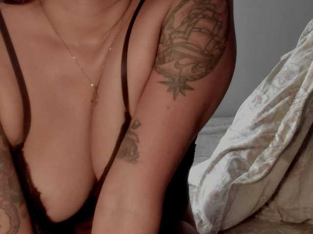 milagrey1's BongaCams show and profile