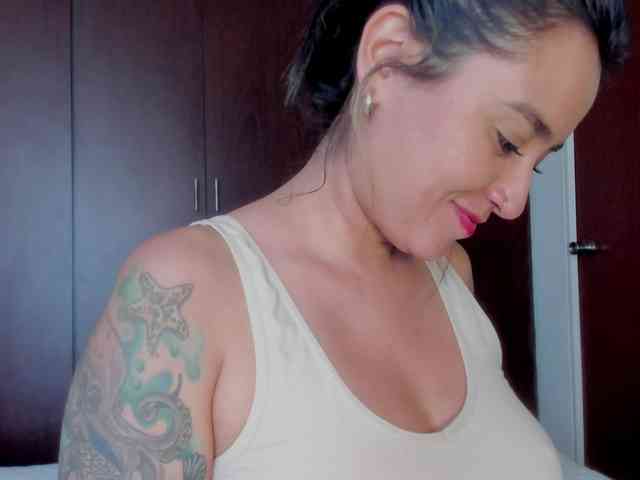 MilaGrey1 webcam