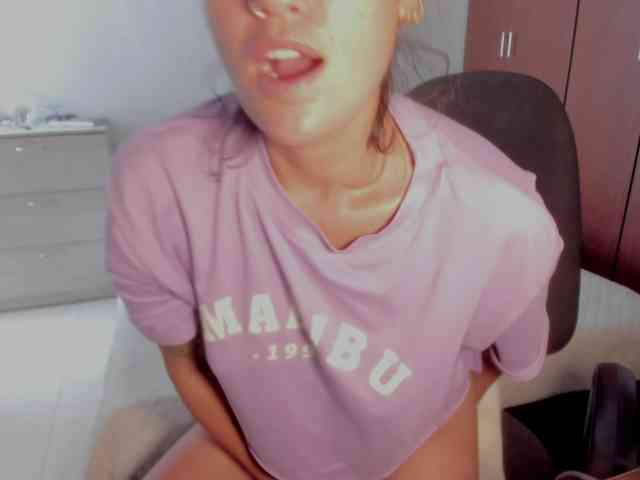 MilaGrey1 webcam