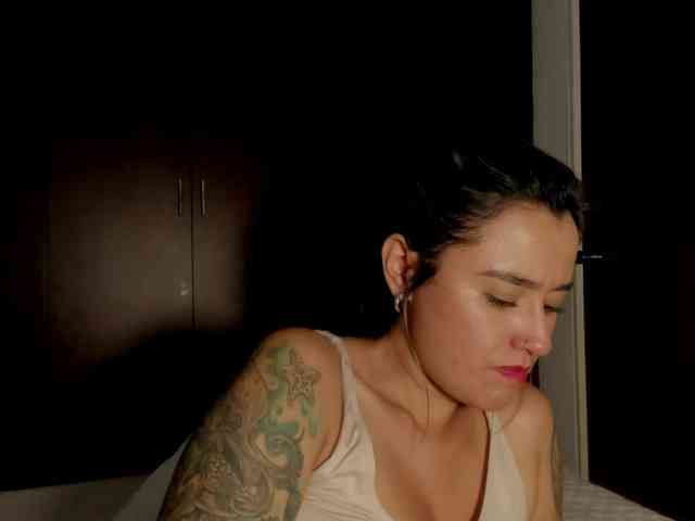 MilaGrey1 webcam