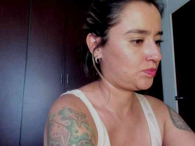 MilaGrey1 webcam