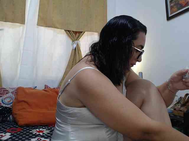 SaimaJayeb webcam