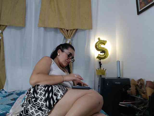 SaimaJayeb webcam
