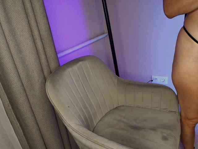 Leila-hot webcam