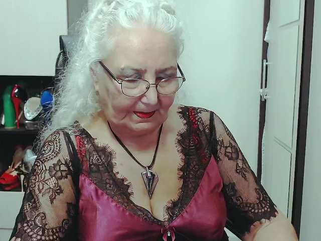 Discover grannywants from BongaCams