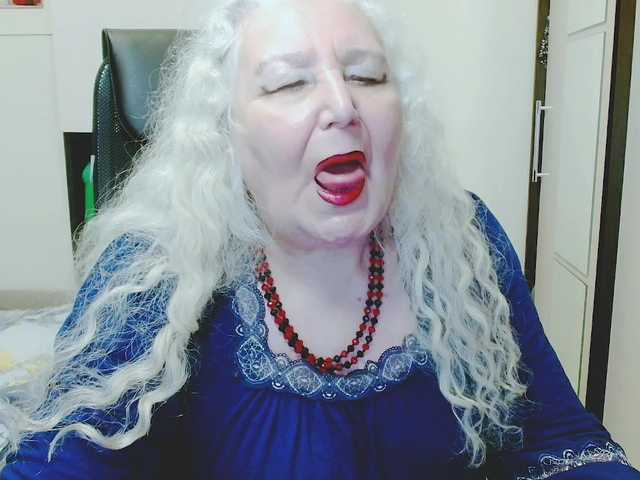 go to chat with GrannyWants