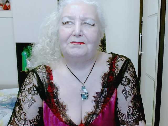 le modèle GrannyWants est en webcam porno dans un show sur le site bongacams, il possède les tags suivants: White/Caucasian,Blonde,Hairy