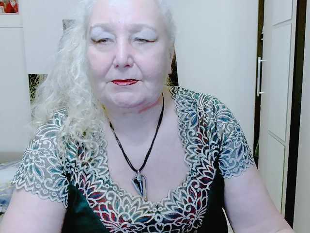 le modèle GrannyWants est en webcam porno dans un show sur le site bongacams, il possède les tags suivants: White/Caucasian,Blonde,Hairy