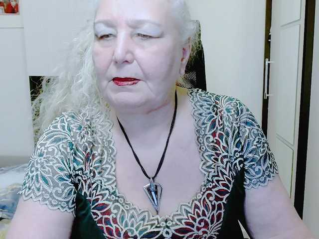 le modèle GrannyWants est en webcam porno dans un show sur le site bongacams, il possède les tags suivants: White/Caucasian,Blonde,Hairy