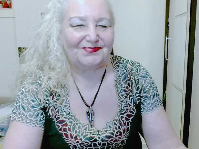 le modèle GrannyWants est en webcam porno dans un show sur le site bongacams, il possède les tags suivants: White/Caucasian,Blonde,Hairy