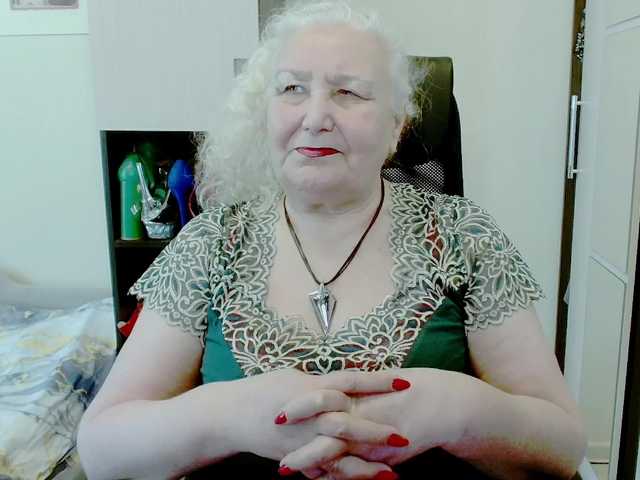 grannywants's BongaCams show and profile