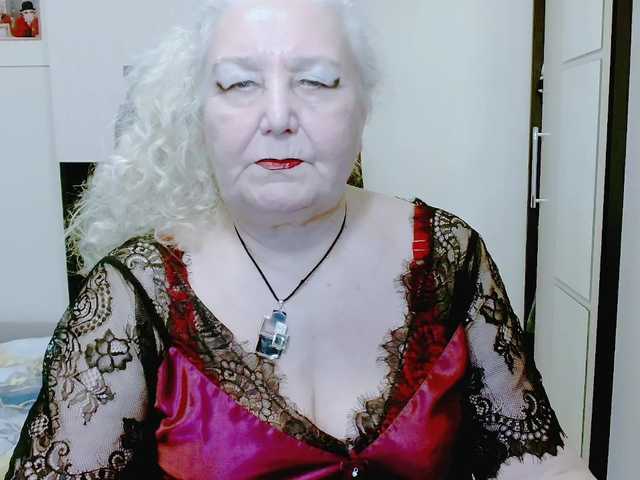 le modèle GrannyWants est en webcam porno dans un show sur le site bongacams, il possède les tags suivants: White/Caucasian,Blonde,Hairy