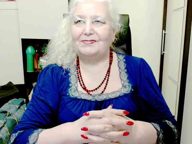 webcam striptease Grannywants