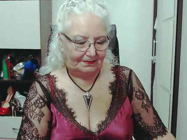 striptease show Grannywants