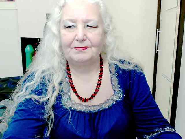 striptease online Grannywants