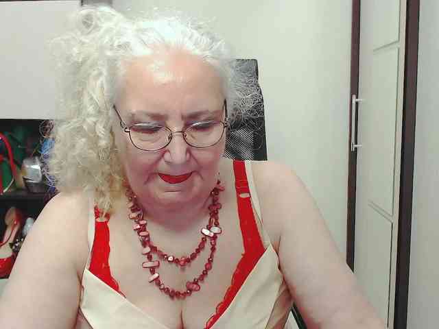 vr chat Grannywants