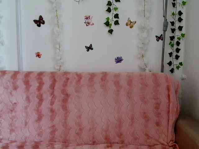 DivineAnne webcam