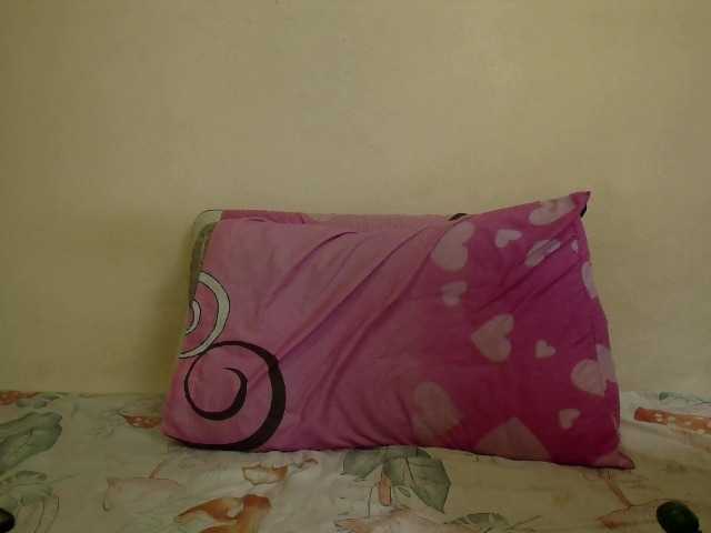 emmaherby1's BongaCams show and profile