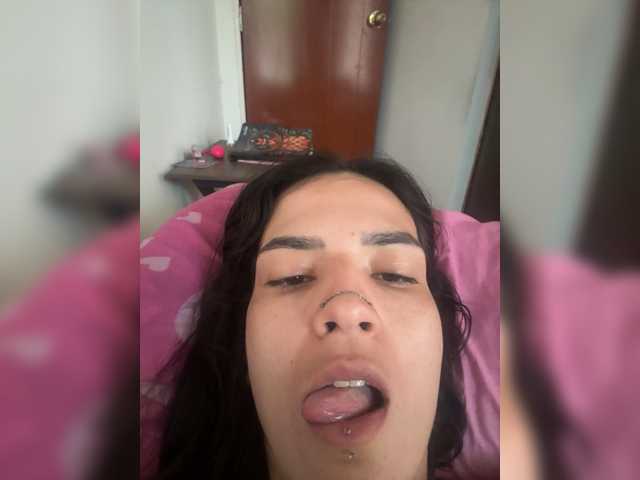 emmaherby1's BongaCams show and profile