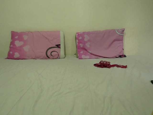 emmaherby1's BongaCams show and profile