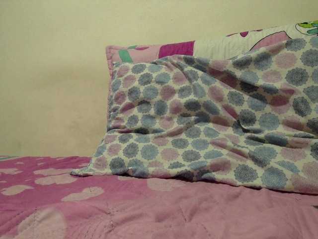 emmaherby1's BongaCams show and profile