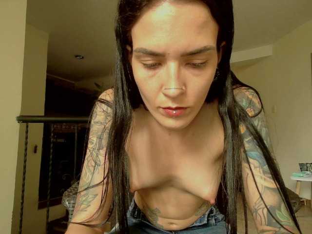 emmaherby1's BongaCams show and profile