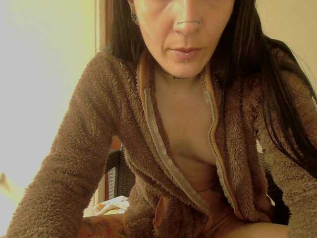 emmaherby1's BongaCams show and profile