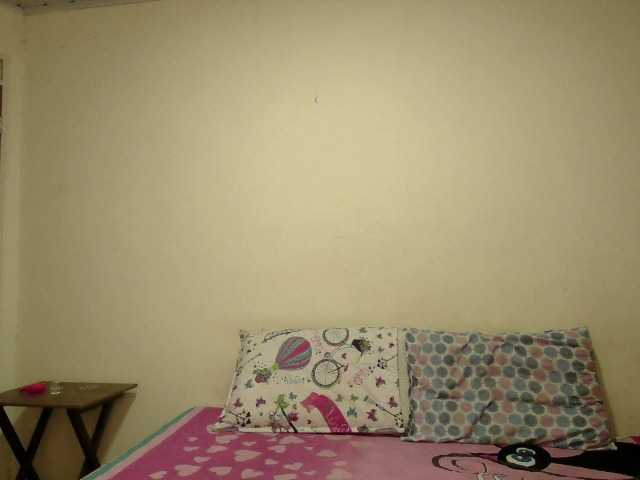 emmaherby1's BongaCams show and profile