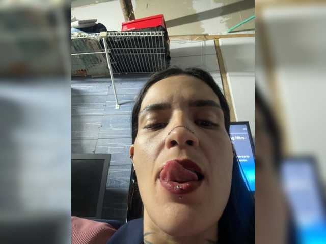 emmaherby1's BongaCams show and profile