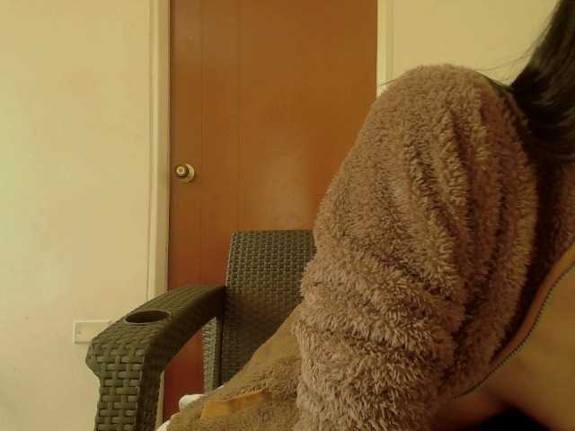 emmaherby1's BongaCams show and profile