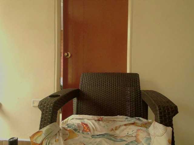 emmaherby1's BongaCams show and profile