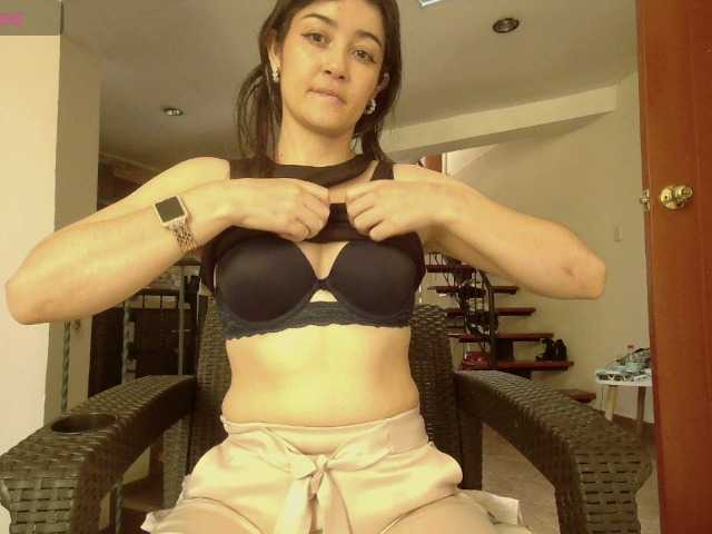 emmaherby1's BongaCams show and profile