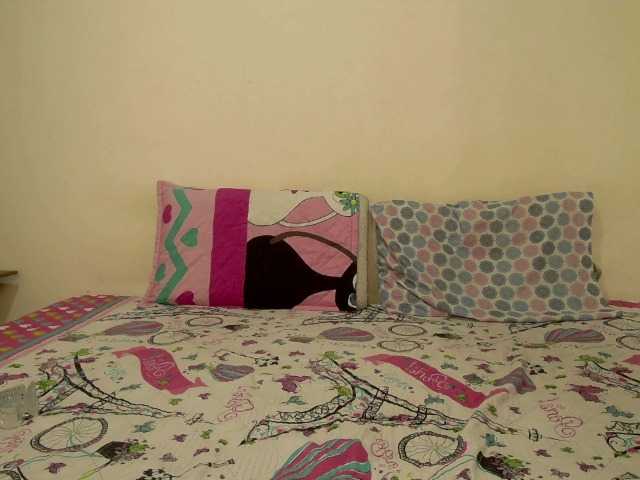 emmaherby1's BongaCams show and profile