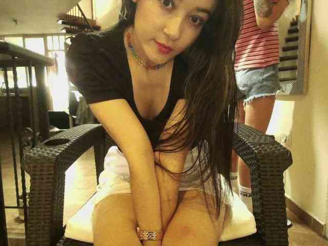 EmmaHerby1 webcam