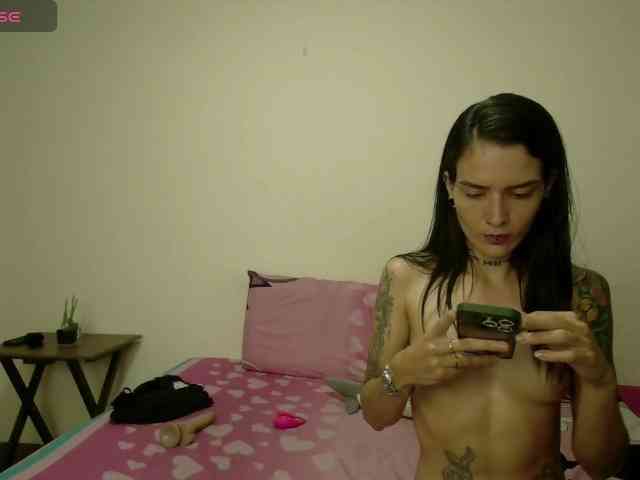 EmmaHerby1 webcam