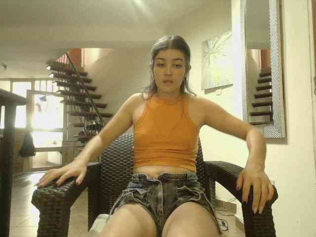 EmmaHerby1 webcam