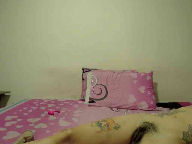 emmaherby1 Live Webcam on BongaCams