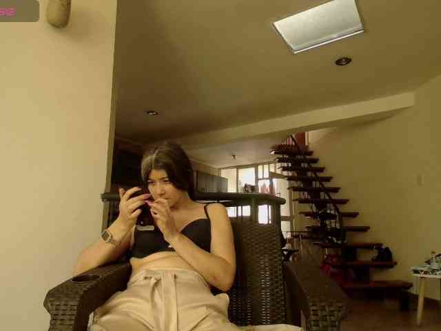 emmaherby1 Live Webcam on BongaCams