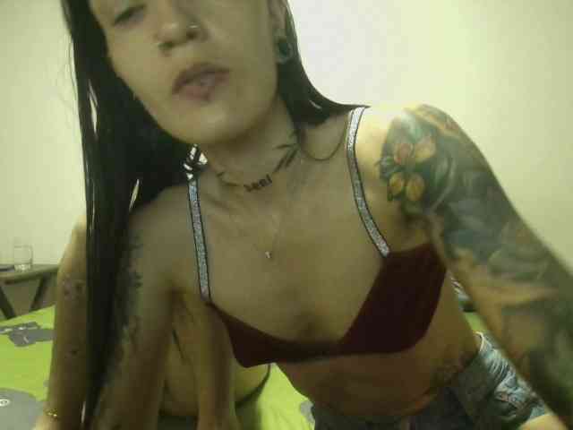 emmaherby1's webcam live show