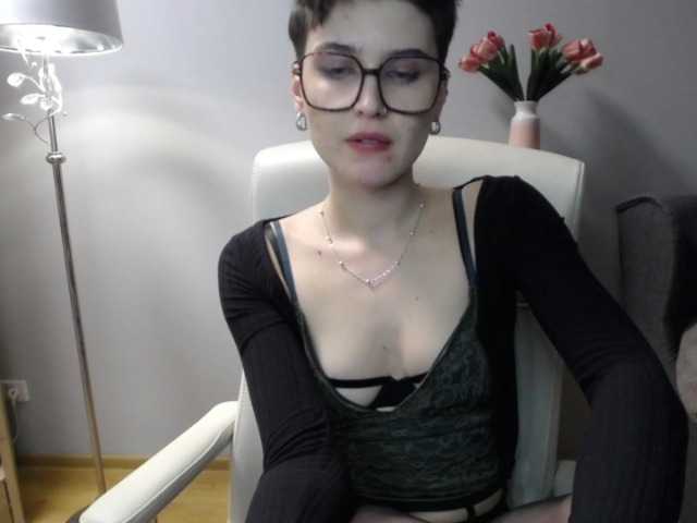 soft-sarah's BongaCams show and profile