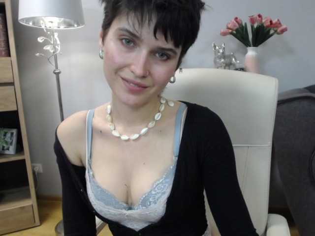 soft-sarah's BongaCams show and profile