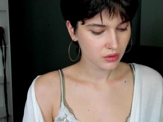 soft-sarah's BongaCams show and profile