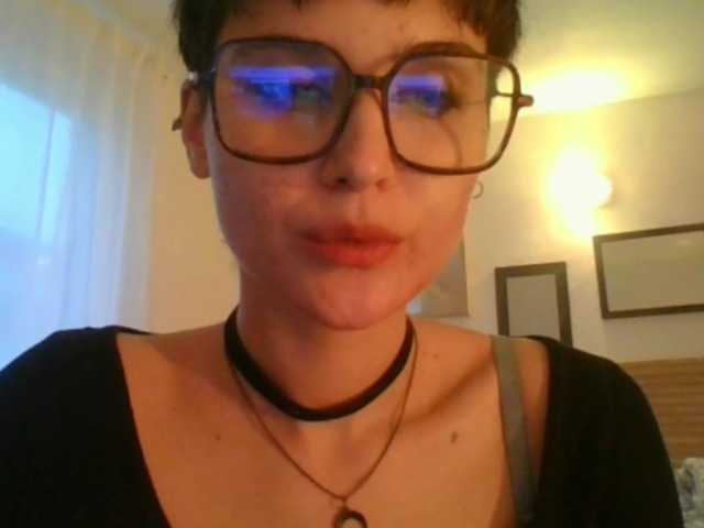 soft-sarah's BongaCams show and profile