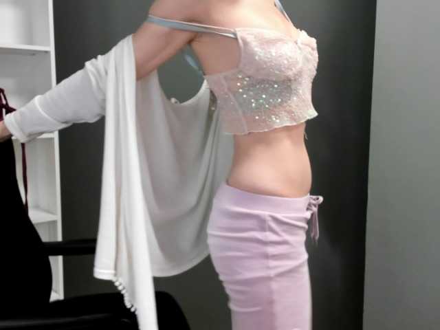 soft-sarah's BongaCams show and profile